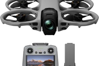 DJI Avata 360 (RC 2), drone avec imagerie 360° 8K de 1 pouce pour FPV et prises de vue aériennes, drone caméra 360° avec protection d’hélices. Comprend RC 2 avec écran intégré pour un contrôle précis.