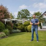 Est-il autorisé de piloter un drone dans son propre jardin ? - Meilleurs Drones découvrez si vous avez le droit de piloter un drone dans votre jardin en respectant la réglementation en vigueur et les règles de sécurité.